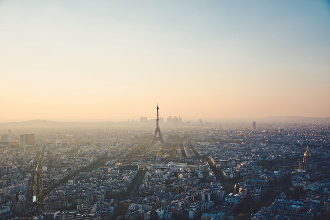 What costs nothing in Paris